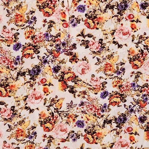 Premise Studio‎ Floral V-Neck HI-Low Tunic Blouse - Large - Picture 6 of 9